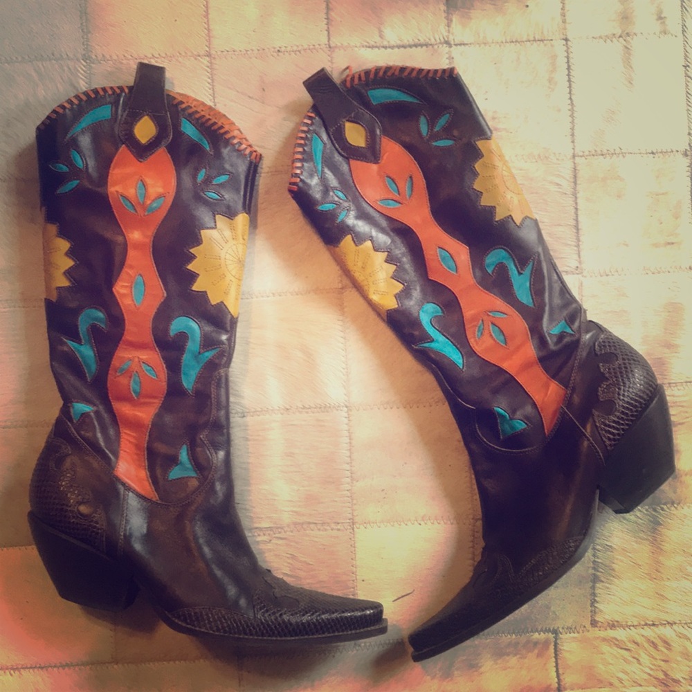 The coolest cowgirl boots ever!